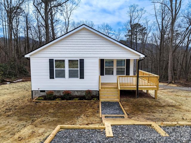 12 Knox Road, Black Mountain, NC 28711