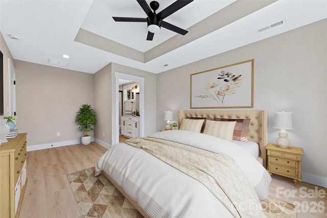 12 Knox Road, Black Mountain, NC 28711