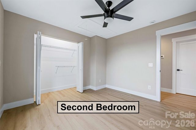 12 Knox Road, Black Mountain, NC 28711