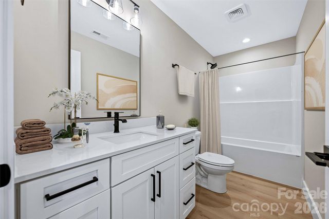 12 Knox Road, Black Mountain, NC 28711