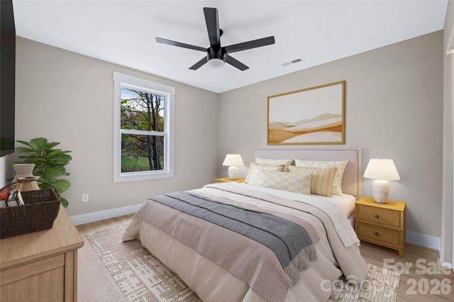 12 Knox Road, Black Mountain, NC 28711