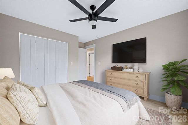 12 Knox Road, Black Mountain, NC 28711