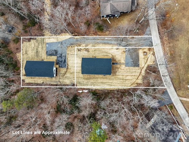 12 Knox Road, Black Mountain, NC 28711