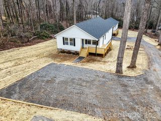 12 Knox Road, Black Mountain, NC 28711