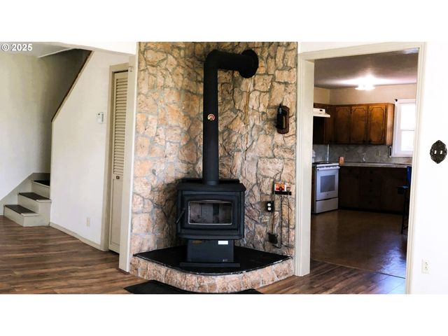 2678 DRIFT CREEK Rd Ne, Silverton, OR 97381
