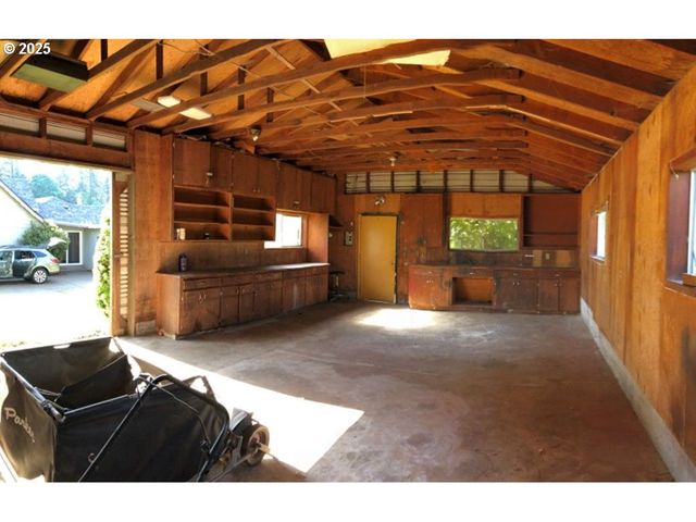 2678 DRIFT CREEK Rd Ne, Silverton, OR 97381
