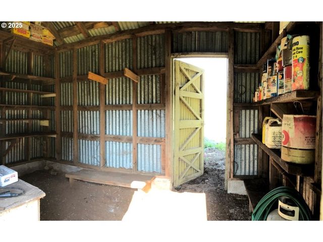 2678 DRIFT CREEK Rd Ne, Silverton, OR 97381