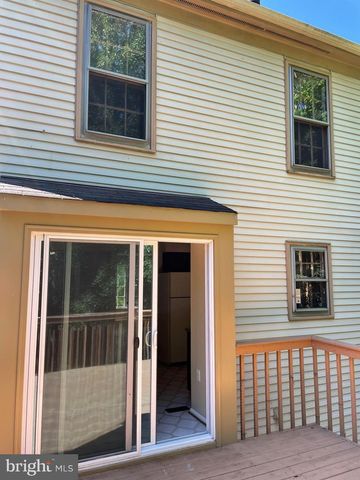 10278 COLONY PARK DR, Fairfax, VA 22032