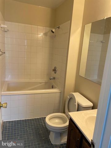 10278 COLONY PARK DR, Fairfax, VA 22032