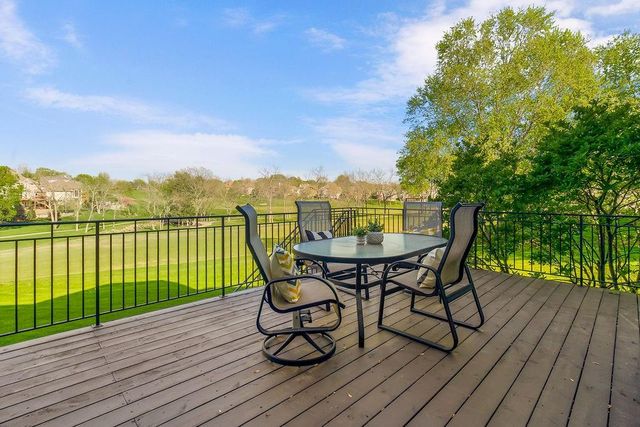 9705 Sunset Circle, Lenexa, KS 66220