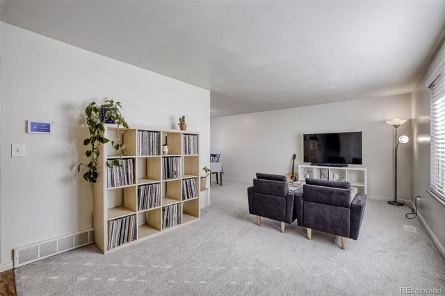 10135 W Iowa Avenue, Lakewood, CO 80232