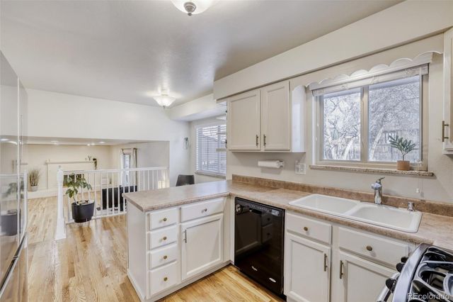 10135 W Iowa Avenue, Lakewood, CO 80232