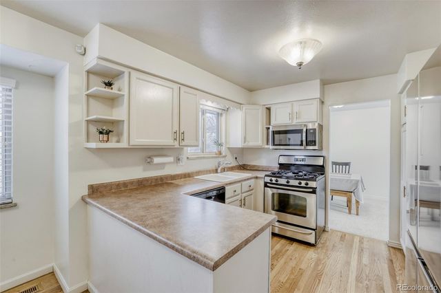 10135 W Iowa Avenue, Lakewood, CO 80232