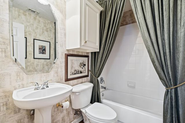 8440 Parkdale Drive, North Richland Hills, TX 76182