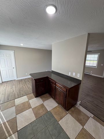 808 E Walnut Street, Aurora, MO 65605