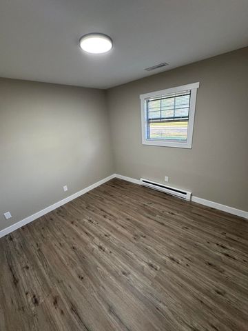 808 E Walnut Street, Aurora, MO 65605