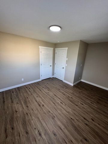 808 E Walnut Street, Aurora, MO 65605