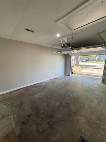 808 E Walnut Street, Aurora, MO 65605