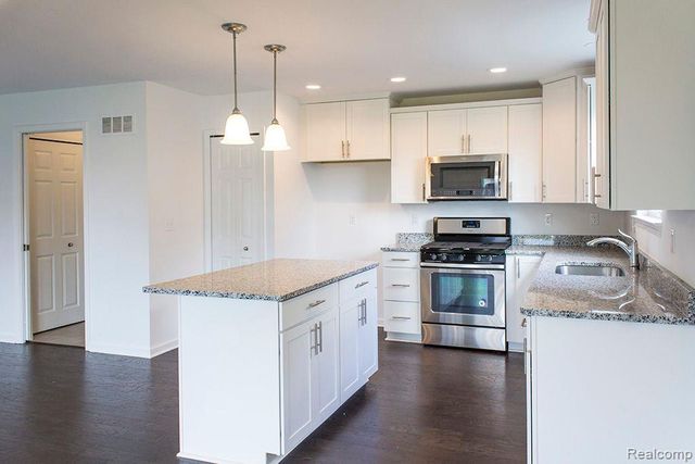 1964 Elizabeth Drive, Ypsilanti, MI 48198