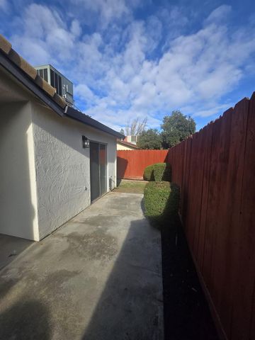 833 Pennington Pl, Modesto, CA 95356