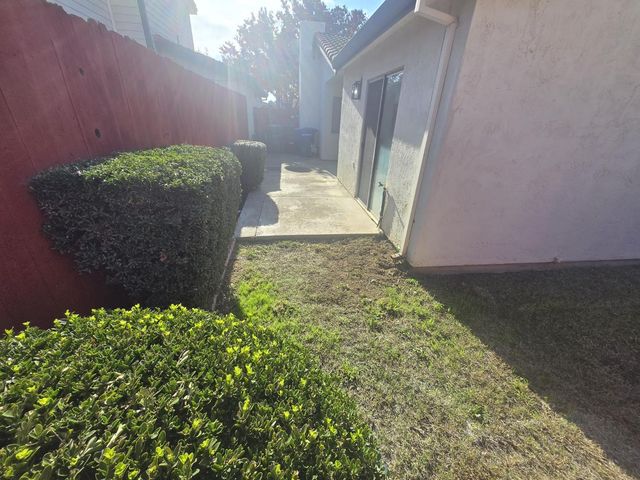 833 Pennington Pl, Modesto, CA 95356