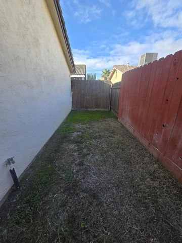 833 Pennington Pl, Modesto, CA 95356