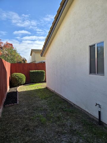 833 Pennington Pl, Modesto, CA 95356