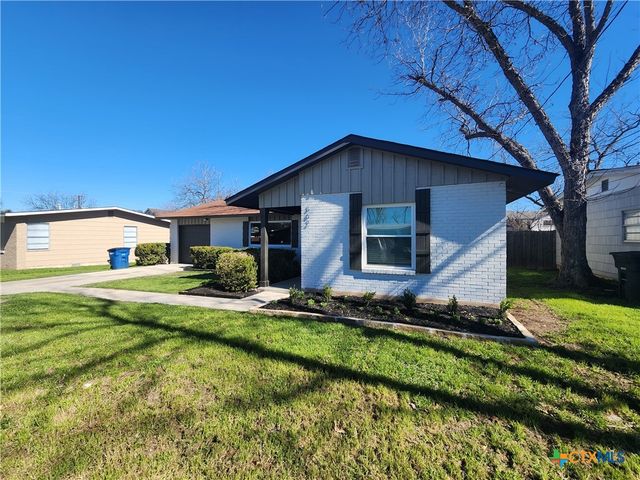 362 Lockener Avenue, New Braunfels, TX 78130
