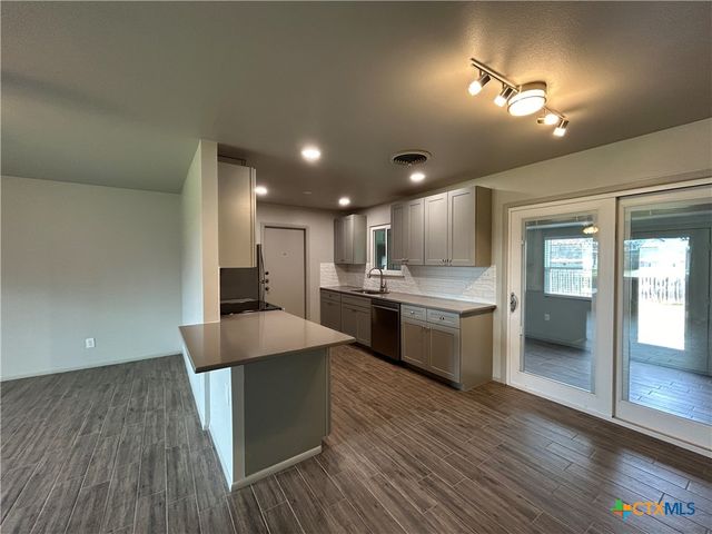 362 Lockener Avenue, New Braunfels, TX 78130