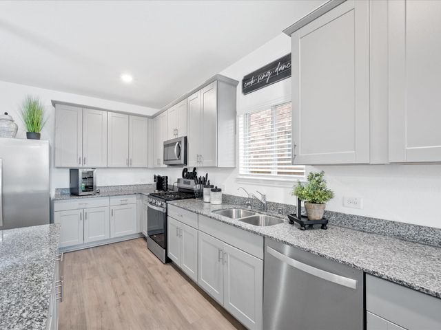 1067 Greenshank Drive, Katy, TX 77493