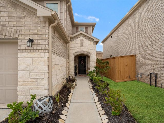 1067 Greenshank Drive, Katy, TX 77493