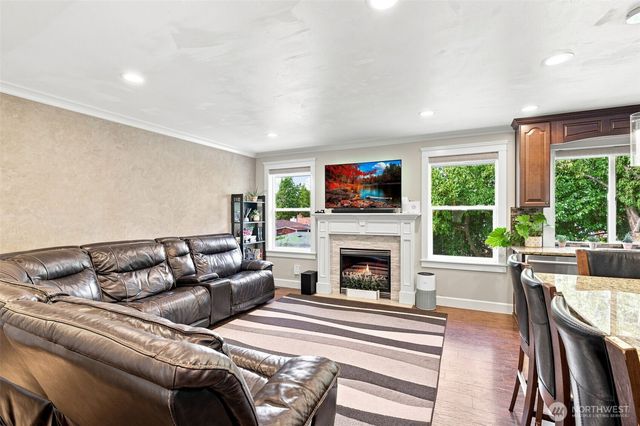 211 S 78th Street, Tacoma, WA 98408