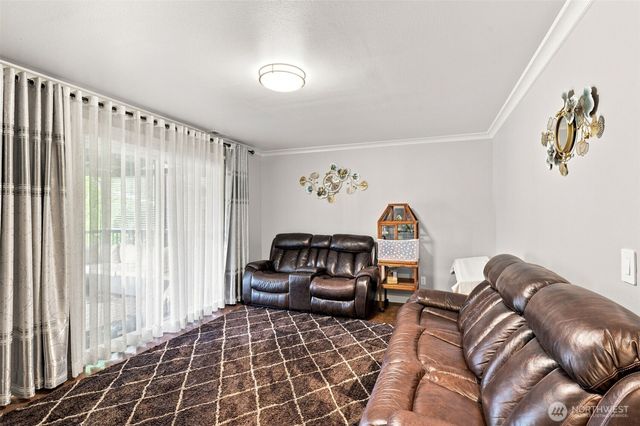 211 S 78th Street, Tacoma, WA 98408