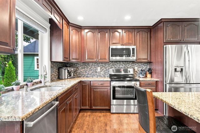 211 S 78th Street, Tacoma, WA 98408