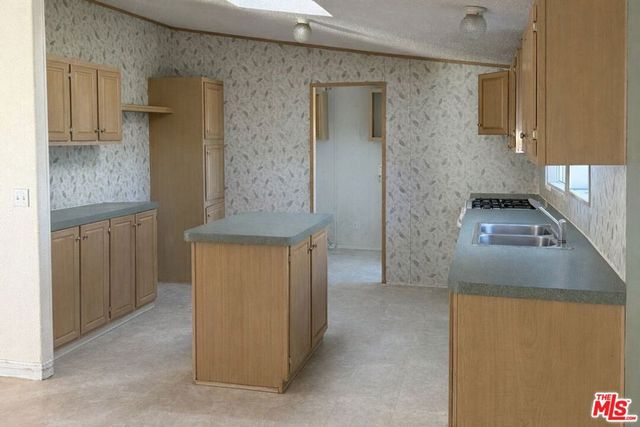 6288 Maricopa Road, Phelan, CA 92371