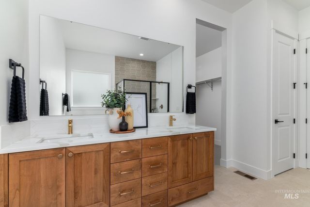 8569 S Silver Smog Way, Meridian, ID 83642