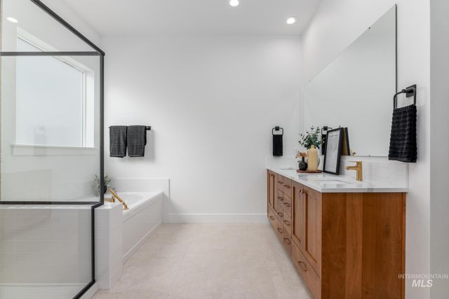 8569 S Silver Smog Way, Meridian, ID 83642