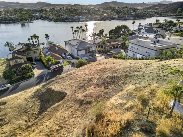 22343 San Joaquin, Canyon Lake, CA 92587
