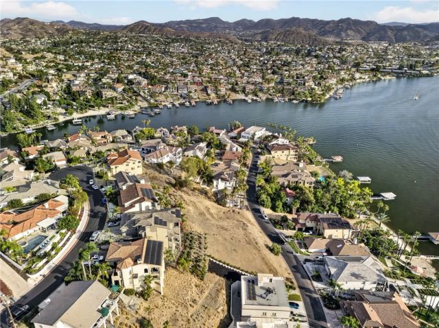 22343 San Joaquin, Canyon Lake, CA 92587