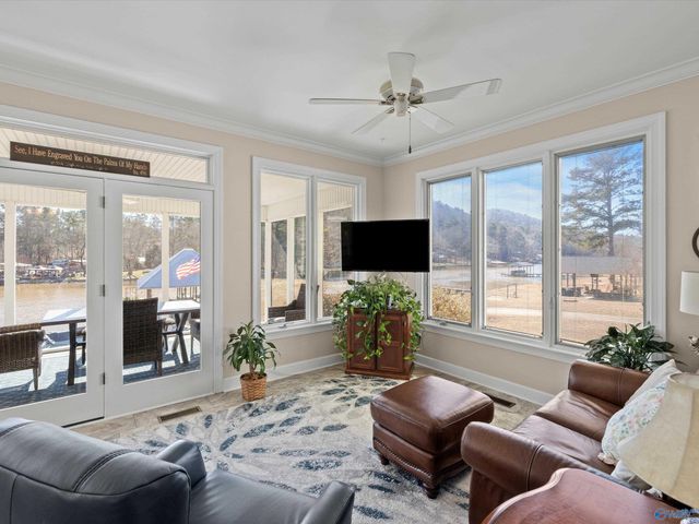 200 Canoe Creek Road, Rainbow City, AL 35906