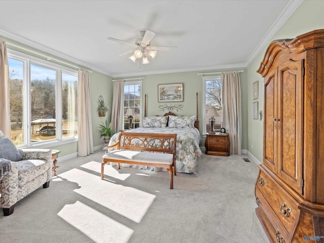 200 Canoe Creek Road, Rainbow City, AL 35906