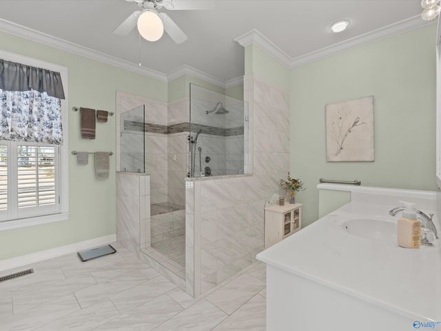 200 Canoe Creek Road, Rainbow City, AL 35906