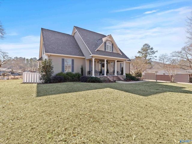 200 Canoe Creek Road, Rainbow City, AL 35906
