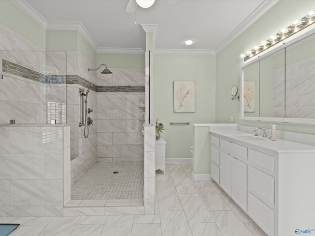 200 Canoe Creek Road, Rainbow City, AL 35906