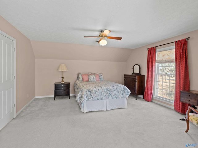 200 Canoe Creek Road, Rainbow City, AL 35906