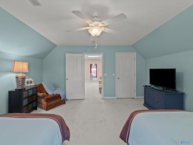 200 Canoe Creek Road, Rainbow City, AL 35906