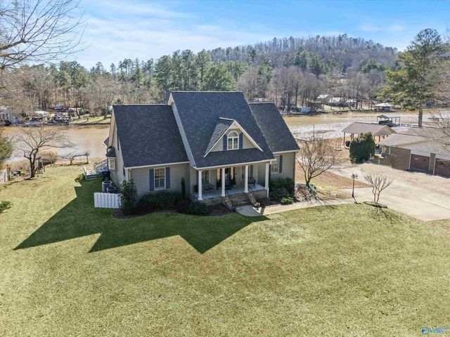 200 Canoe Creek Road, Rainbow City, AL 35906