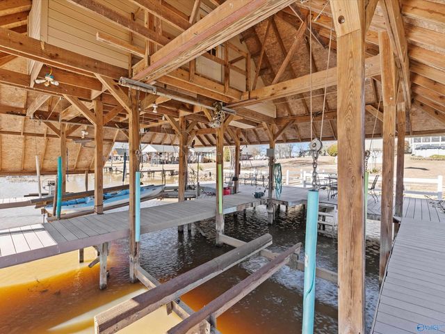 200 Canoe Creek Road, Rainbow City, AL 35906