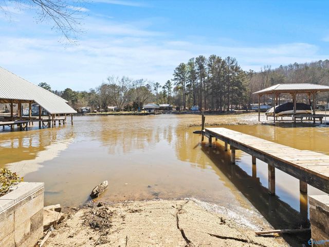 200 Canoe Creek Road, Rainbow City, AL 35906