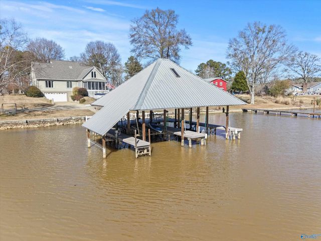 200 Canoe Creek Road, Rainbow City, AL 35906